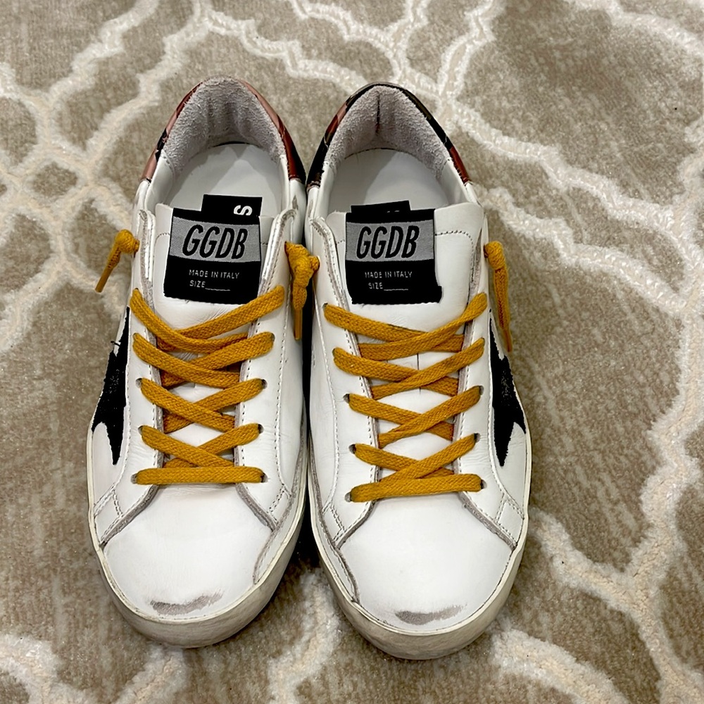 Golden goose superstar size 35